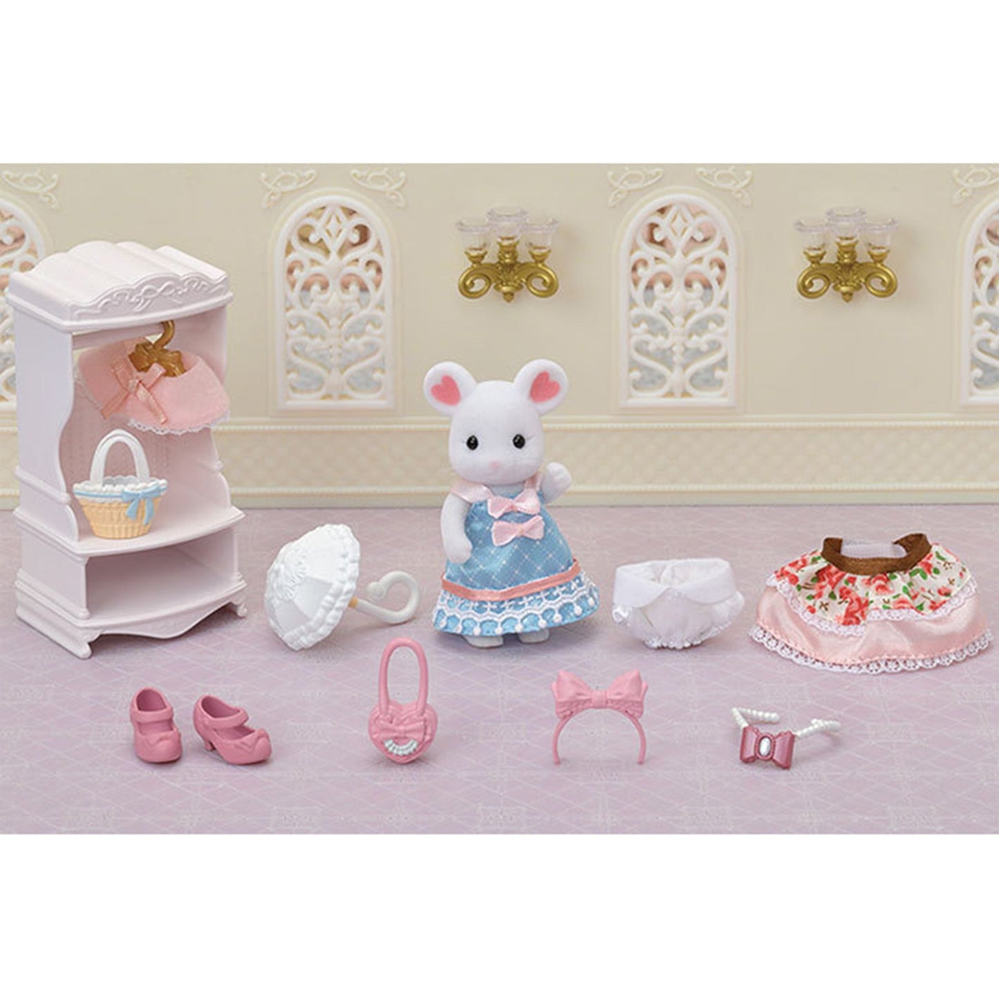 Calico Critters Town Sugar Sweet Fashion Play Street Set